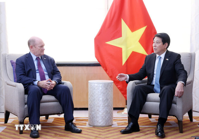 Chủ tịch nước Lương Cường tiếp Thượng Nghị sỹ Hoa Kỳ Chris Coons. Ảnh: Lâm Khánh/TTXVN