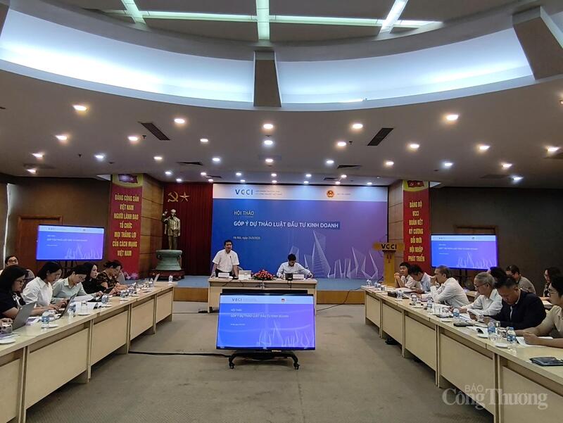 VCCI và Bộ Tài chính đồng tổ chức hội thảo góp ý dự thảo Luật Đầu tư kinh doanh. Ảnh: NH.