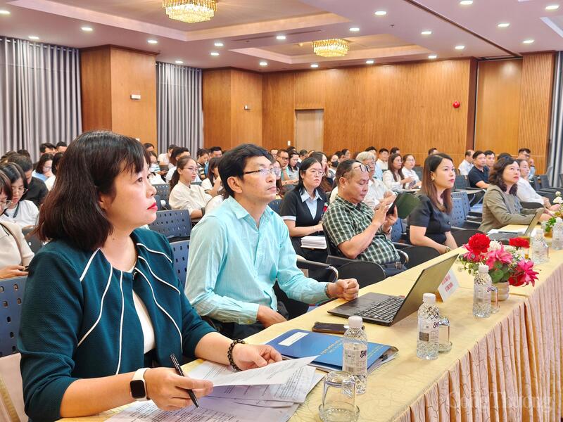 Các đại biểu dự hội thảo. Ảnh: Nguyễn Ngọc