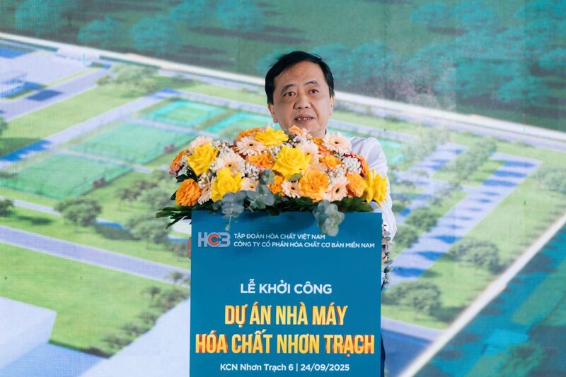 Ông Văn Đức Thắng – Phó Tổng giám đốc CECO phát biểu