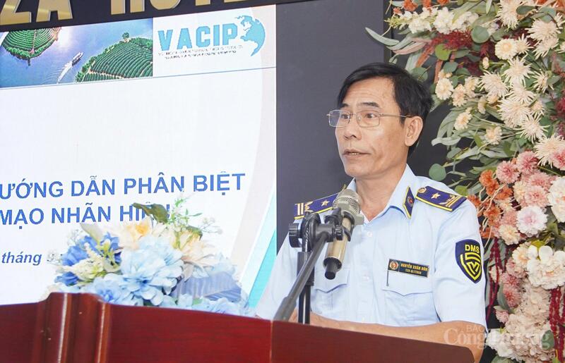 Ông Nguyễn Xuân Đôn - Phó Chi cục trưởng Chi cục Quản lý thị trường Nghệ An phát biểu khai mạc tại Hội nghị.