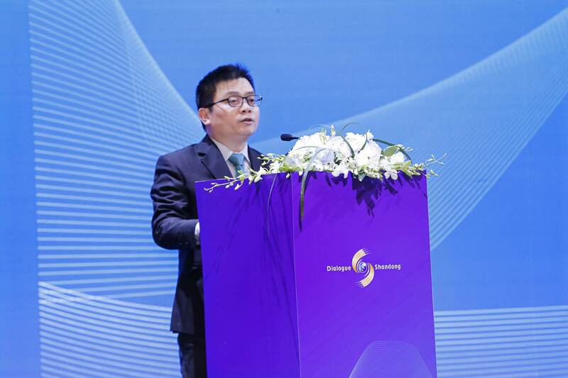 Thứ trưởng Bộ Công Thương Trương Thanh Hoài nhấn mạnh: Bộ Công Thương Việt Nam sẵn sàng đồng hành, hỗ trợ cộng đồng doanh nghiệp hai bên trong quá trình hợp tác, thúc đẩy các thỏa thuận, dự án đạt hiệu quả thiết thực, bền vững