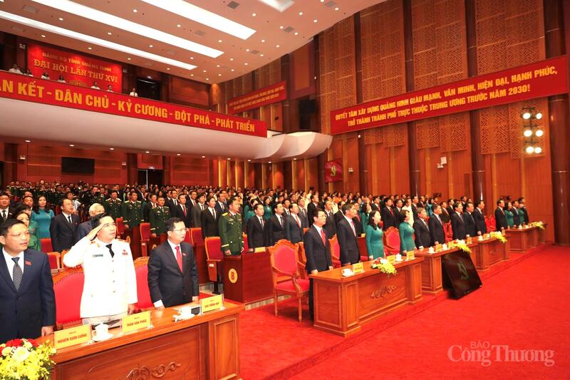 Các đại biểu dự phiên trù bị Đại hội đại biểu Đảng bộ tỉnh Quảng Ninh lần thứ XVI