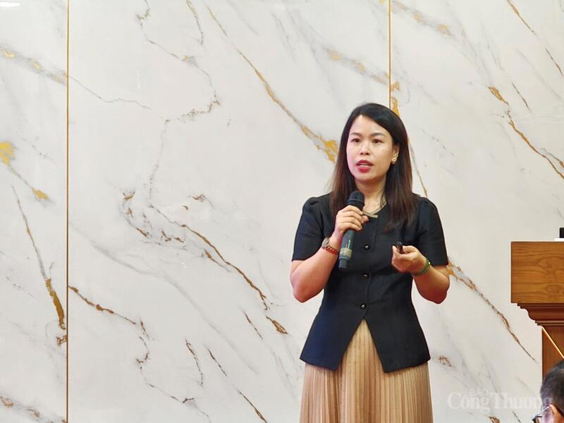 Đại diện Ủy ban Tiêu chuẩn Đo lường Chất lượng Quốc gia, Bộ Khoa học và Công nghệ chia sẻ tại hội thảo. Ảnh: Nguyễn Ngọc