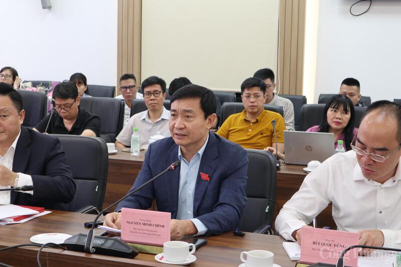 Trung tướng Nguyễn Minh Chính - Phó Chủ tịch thường trực Hiệp hội An ninh mạng Quốc gia phát biểu tại tọa đàm. Ảnh: Phương Thảo