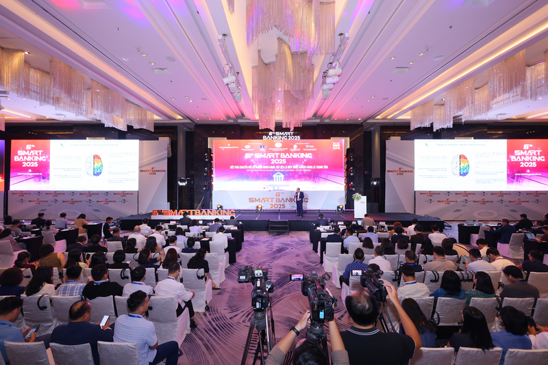 Toàn cảnh Hội thảo và Triển lãm cấp cao thường niên ngành Ngân hàng - Smart Banking 2025. Ảnh: Ngô Hải.