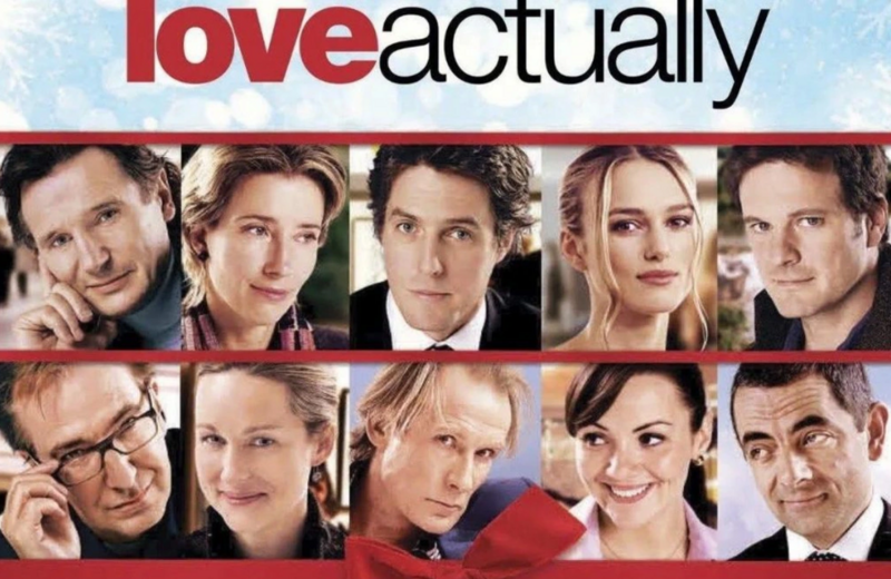 Love Actually (2003): 10 câu chuyện tình yêu đan xen mùa Noel.