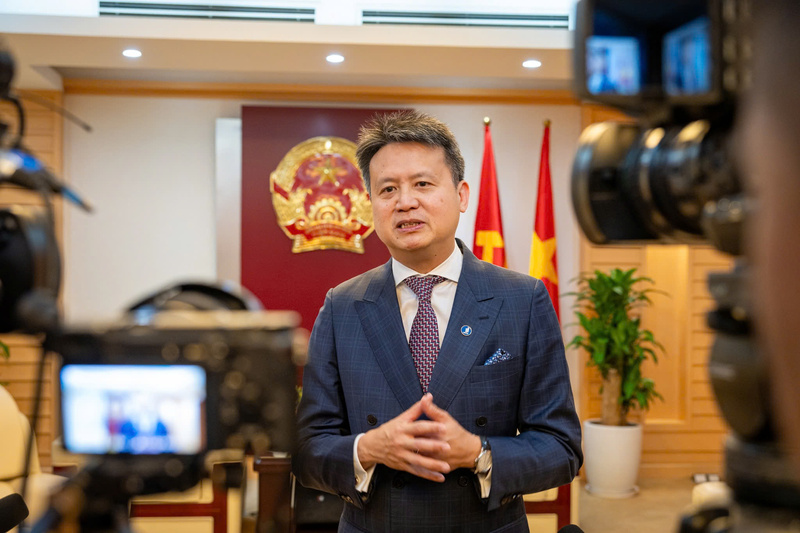 Ông Daren Tang, Tổng Giám đốc WIPO trả lời phỏng vấn của phóng viên. Ảnh: Mai Hà