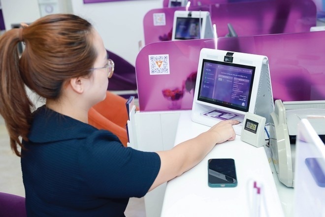 Các ngân hàng đã đầu tư đồng bộ từ quy trình đến đào tạo nhân sự, nâng cao nhận thức về vai trò dữ liệu. Ảnh: Duy Minh.