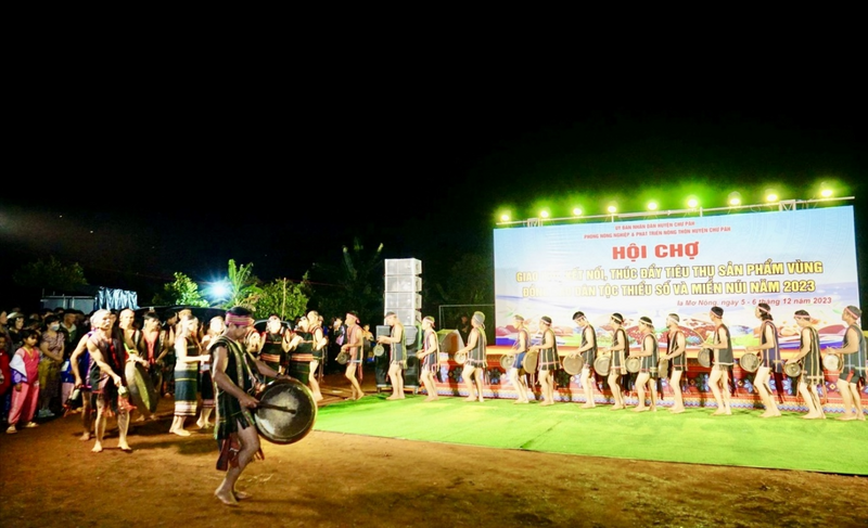 Một hội chợ thúc đẩy tiêu thụ sản phẩm vùng đồng bào dân tộc thiểu số và miền núi tỉnh Gia Lai được tổ chức năm 2023