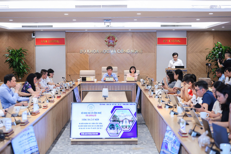 Quang cảnh buổi họp báo. Ảnh: Phong Lâm.