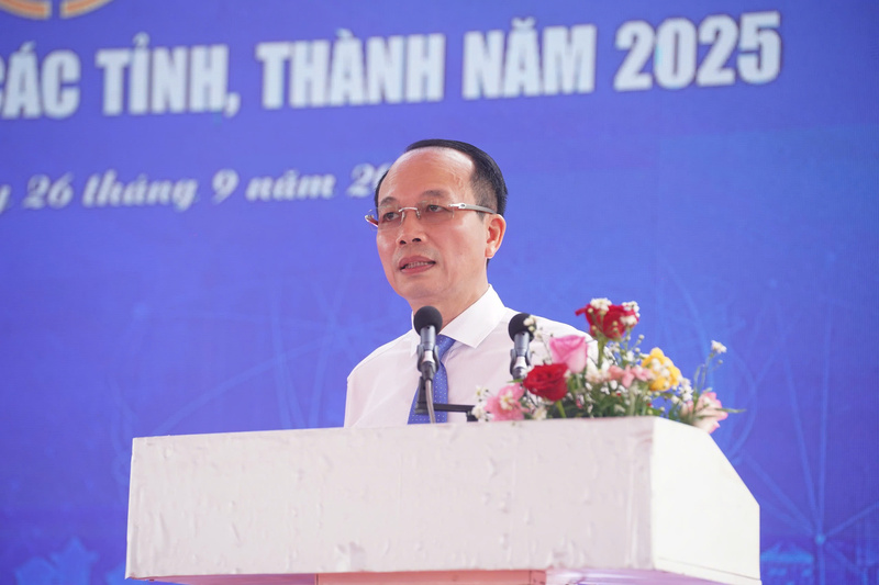 Phó Chủ tịch UBND thành phố Huế Phan Quý Phương phát biểu tại hội nghị. Ảnh: Nguyễn Tuấn.