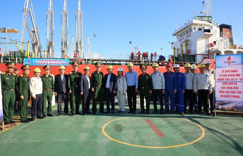BSR bàn giao lô nhiên liệu đặc chủng đầu tiên cho Bộ Quốc phòng (Ảnh BSR)