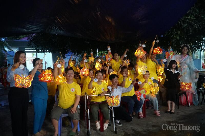 Chương trình do Trung tâm Chăm sóc Người cao tuổi và Người khuyết tật Chữ thập đỏ Đà Nẵng phối hợp cùng Công ty cổ phần bệnh viện răng hàm mặt Shark Việt Nam, Công ty TNHH thương mại xuất nhập khẩu TCI tổ chức với mong muốn sẽ góp phần lan tỏa tinh thần nhân ái, sẻ chia, gắn kết đến những hoàn cảnh đặc biệt trong xã hội.