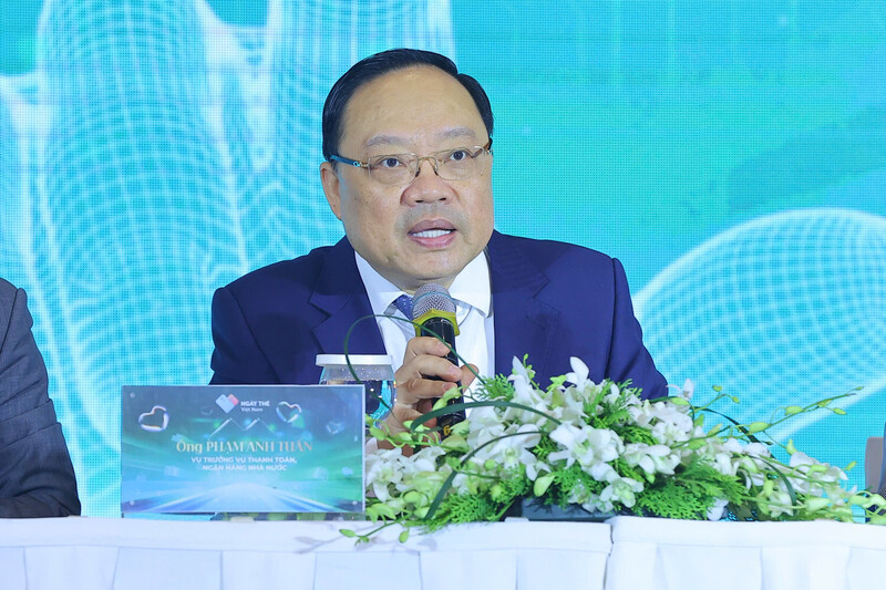 Ông Phạm Anh Tuấn, Vụ trưởng Vụ Thanh toán, Ngân hàng Nhà nước Việt Nam chia sẻ tại họp báo. Ảnh: Duy Minh