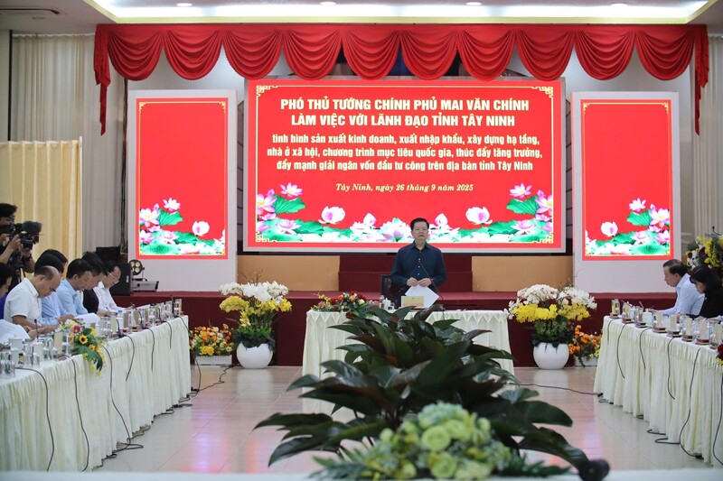 Phó Thủ tướng Chính phủ Mai Văn Chính cùng đoàn công tác Trung ương làm việc với tỉnh Tây Ninh. Ảnh: CTV.