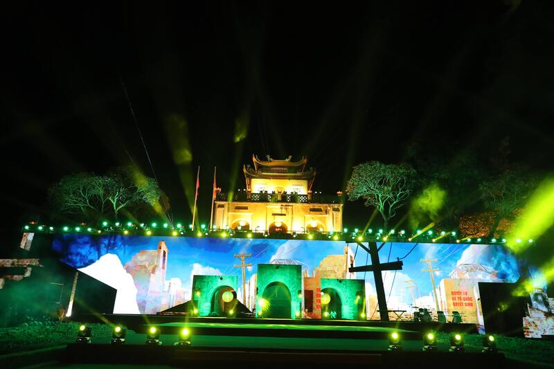 Chương trình 'Lễ hội Văn hóa thế giới tại Hà Nội' lần thứ nhất, tổ chức từ ngày 3-5/10 tại Hoàng thành Thăng Long.