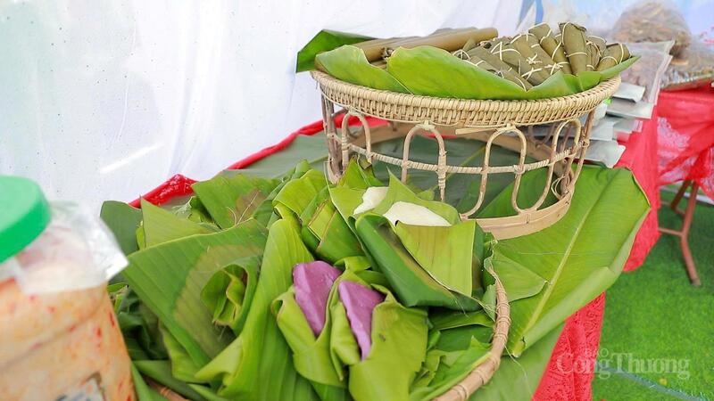 Bánh dày, một đặc sản của đồng bào dân tộc Mông tại Mường Lát