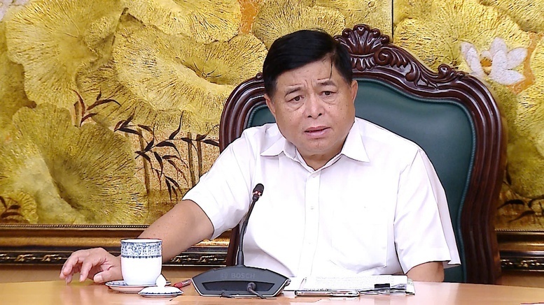 Phó Thủ tướng lưu ý các bộ, ngành, địa phương phải tăng cường rà soát các dự án, các đề án, chương trình cụ thể... phát huy trách nhiệm, bao quát và tham mưu kịp thời. Ảnh: VGP/Thu Sa.