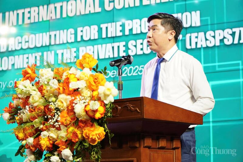 NGƯT, PGS, TS Nguyễn Đào Tùng phát biểu khai mạc hội thảo. Ảnh: Minh Trang