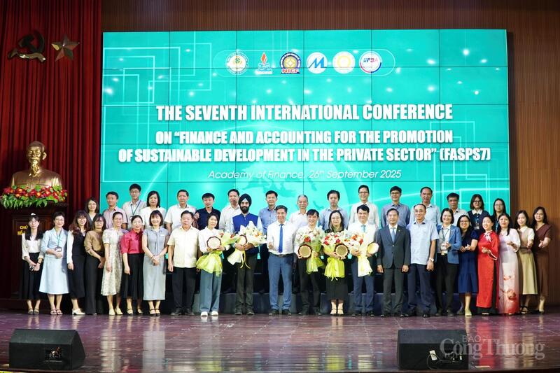 Các đại biểu, nhà khoa học tham dự hội thảo. Ảnh: Minh Trang