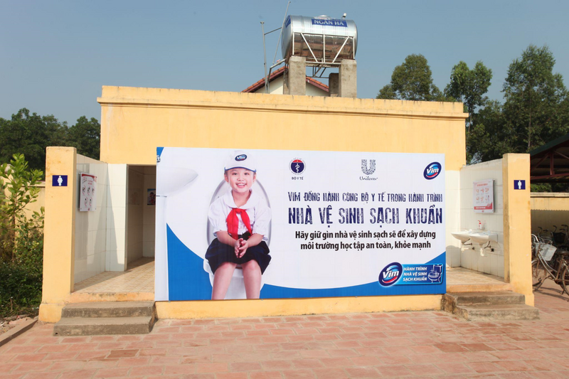Một trong những điểm trường đầu tiên được nâng cấp, cải thiện cơ sở vật chất nhà vệ sinh cho học sinh