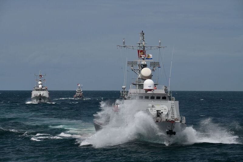 Các tàu chiến đấu của Lữ đoàn 175, Lữ đoàn 127 cơ động vào tuyến bắn