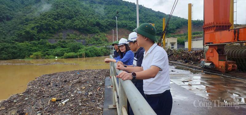 Đoàn công tác Sở Công Thương Nghệ An làm việc khẩn cấp với Nhà máy Thủy điện Khe Bố nhằm rà soát công tác đảm bảo an toàn hồ, đập thủy điện và ứng phó thiên tai trên lưu vực sông Cả