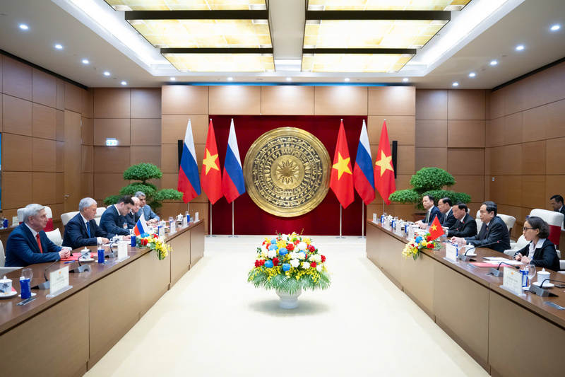 Ngay sau lễ đón, hai Chủ tịch tiến hành hội đàm. Ảnh: VPQH