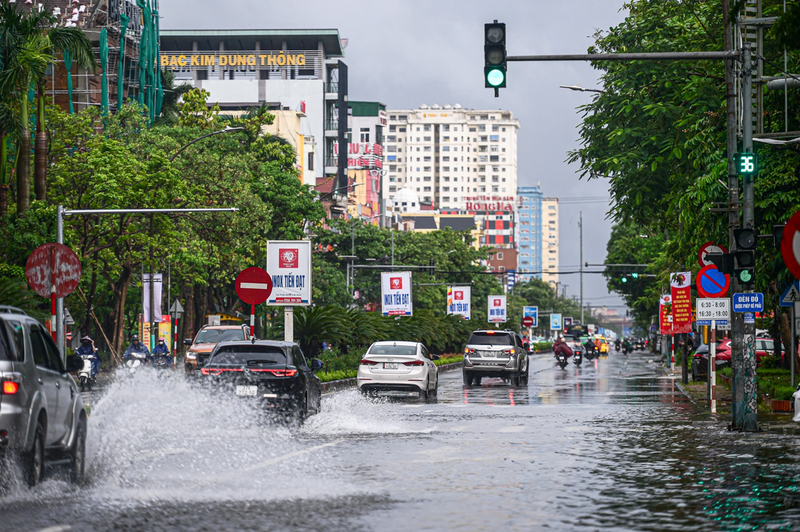 Do ảnh hưởng của bão số 10, tỉnh Nghệ An có mưa rất to, có nơi đặc biệt to với lượng mưa ở vùng Đồng bằng ven biển và Trung du phổ biến từ 150 - 250 mm, có nơi trên 300 mm.
