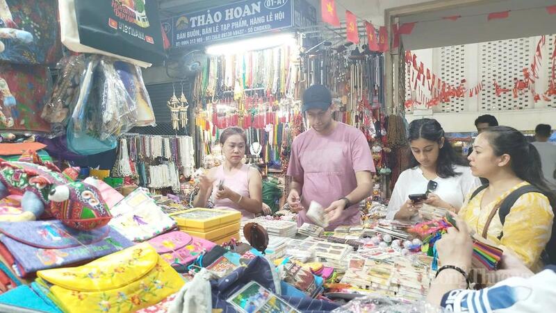Chuyển đổi số ở chợ truyền thống góp phần nâng cao sức cạnh tranh, hoà nhập nền kinh tế số. Ảnh: Hải Sơn.
