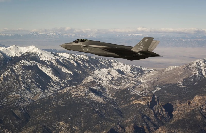 Tính năng mạng hóa giúp F-35 có thể đảm nhiệm nhiều vai trò cùng lúc. Ảnh: U.S. Air Force.