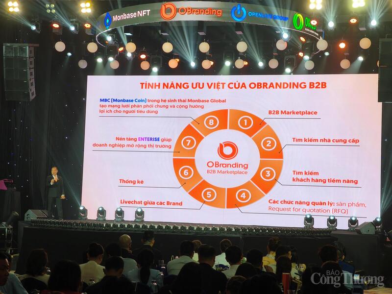 Ông Nguyễn Hà Bằng - Giám đốc nền tảng thương mại điện tử OBranding chia sẻ về tính năng ưu việt của OBranding B2B. Ảnh: Nguyễn Ngọc