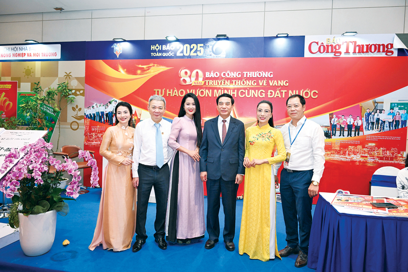 Đại tướng Phan Văn Giang, Bộ trưởng Bộ Quốc phòng động viên những người làm báo Công Thương