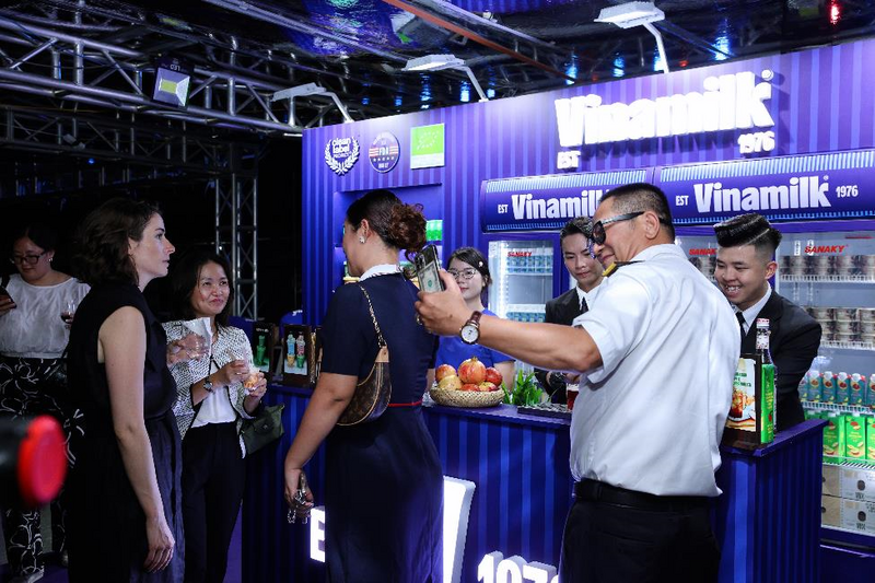 Hoạt động giao lưu văn hóa và trình diễn nghệ thuật độc đáo tại sự kiện. (Ảnh: Nguyễn Hoàng).