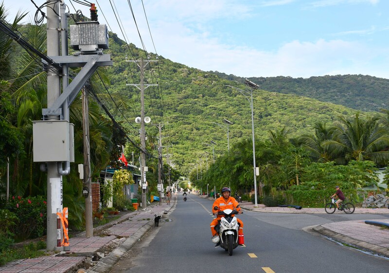 Điện lưới quốc gia tạo cú hích phát triển đột phá "ngành công nghiệp không khói" cho đặc khu Côn Đảo. Ảnh: Thanh Minh.