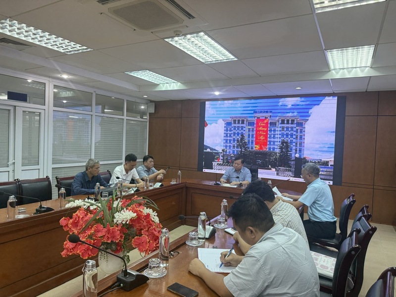 Cục trưởng Cục Kỹ thuật an toàn và Môi trường công nghiệp cùng đoàn công tác làm việc với lãnh đạo TKV