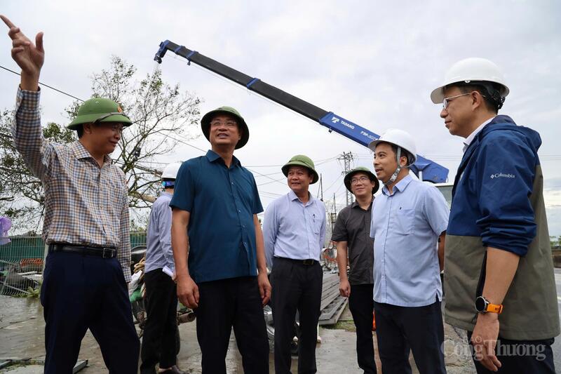 Bí thư Tỉnh uỷ Quảng Trị kiểm tra tình hình sự cố lưới điện do bão số 10