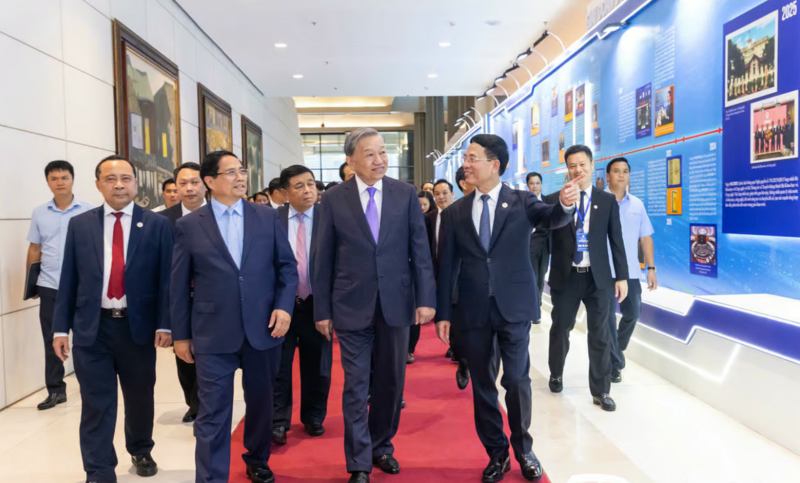 Tổng Bí thư Tô Lâm, Thủ tướng Phạm Minh Chính và các lãnh đạo Đảng, Nhà nước tới dự Lễ kỷ niệm 80 năm ngành Bưu chính và Viễn thông, 66 năm ngành Khoa học và Công nghệ và Đại hội Thi đua yêu nước lần thứ I. Ảnh Quang Vinh