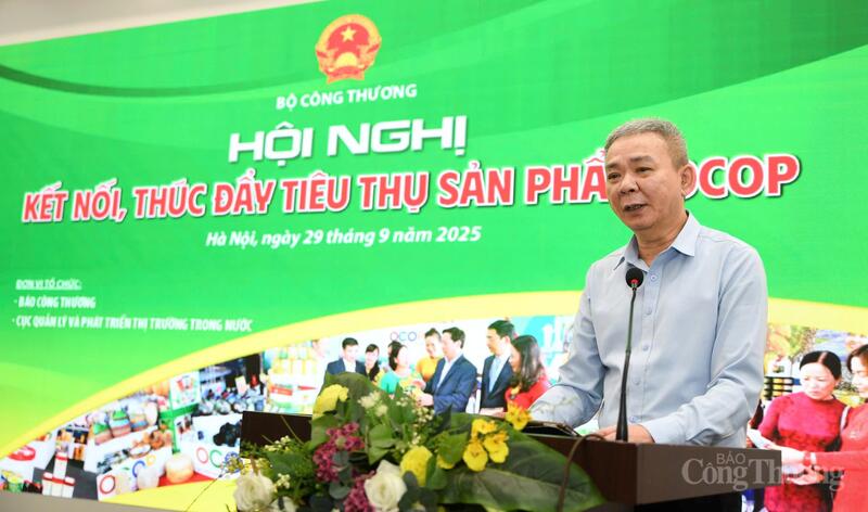 Nhà báo Nguyễn Tiến Cường - Phó Tổng Biên tập Báo Công Thương phát biểu khai mạc Hội nghị.