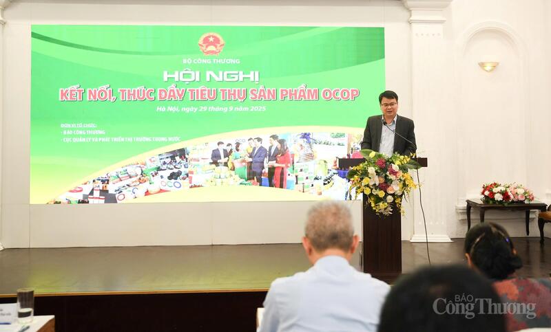 Ông Nguyễn Bá Hải nhấn mạnh: “Chương trình OCOP đã và đang trở thành một trong những giải pháp trọng tâm góp phần phát triển kinh tế nông thôn, khơi dậy tiềm năng, lợi thế của từng địa phương, đồng thời nâng cao giá trị gia tăng cho nông sản, đặc sản vùng miền”.