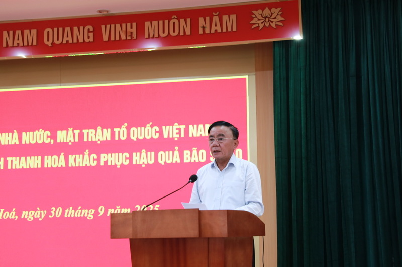 Thường trực Ban Bí thư Trần Cẩm Tú gửi tới bà con nhân dân tỉnh Thanh Hóa lời thăm hỏi ân cần và sự chia sẻ sâu sắc. Ảnh: Quốc Huy
