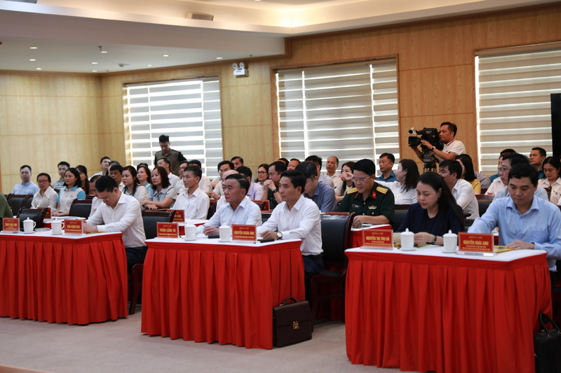 Toàn cảnh buổi làm việc. Ảnh: Quốc Huy