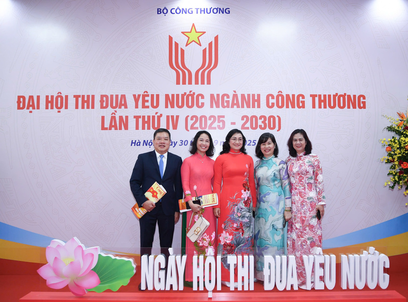 Trong suốt quá trình phát triển, công tác thi đua, khen thưởng luôn được xác định là động lực tinh thần to lớn, là phương pháp hiệu quả để khơi dậy truyền thống yêu nước, lòng tự hào dân tộc, tinh thần trách nhiệm và khát vọng cống hiến của mỗi cán bộ, công chức, viên chức và người lao động trong toàn ngành