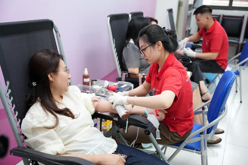 Từ một hoạt động mang tính vận động ban đầu, hiến máu tình nguyện đã trở thành nét văn hóa của tập thể, là niềm tự hào của mỗi công chức, đoàn viên, người lao động trong lực lượng.