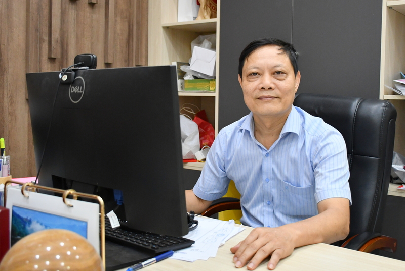 ThS. Phạm Trung Kiên, Trưởng Phòng Tổ chức - Hành chính Trường Đại học Công nghiệp TP. Hồ Chí Minh vinh dự được Chủ tịch nước tặng thưởng Huân chương Lao động hạng Ba vì có những thành tích đặc biệt xuất sắc trong giai đoạn 2020-2025. Ảnh Thanh Minh.