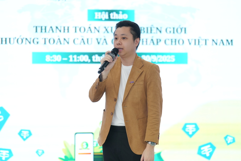 Ông Trần Huyền Dinh, Chủ nhiệm Ủy ban Ứng dụng Fintech, VBA, Giám đốc Dự án Basal Pay phát biểu tại hội thảo.