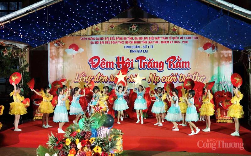 Đêm hội trăng rằm với chủ đề “Lồng đèn rạng rỡ - Nụ cười trẻ thơ”.