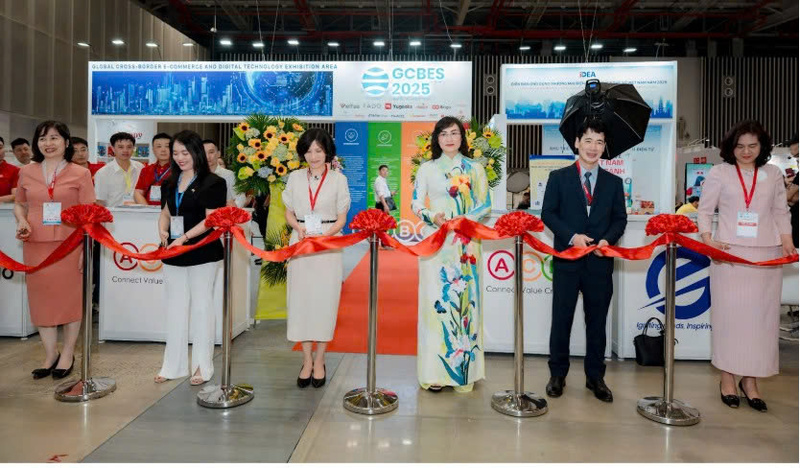 Thương mại điện tử xuyên biên giới đã được Chính phủ xác định là một chiến lược quốc gia giai đoạn 2026 - 2030. Ảnh: Cục Thương mại điện tử và Kinh tế số