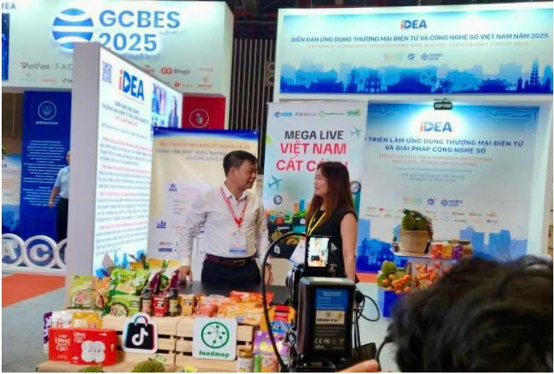 Thị trường thương mại điện tử Việt Nam đang bước vào giai đoạn bùng nổ với nhiều xu thế mới từ AI Commerce, Video commerce cho tới thương mại điện tử xuyên biên giới. Ảnh: Cục Thương mại điện tử và Kinh tế số